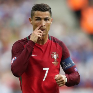 九游登录中心-精彩逆转：比赛中的奇迹时刻一览无遗，逆转比赛 英文