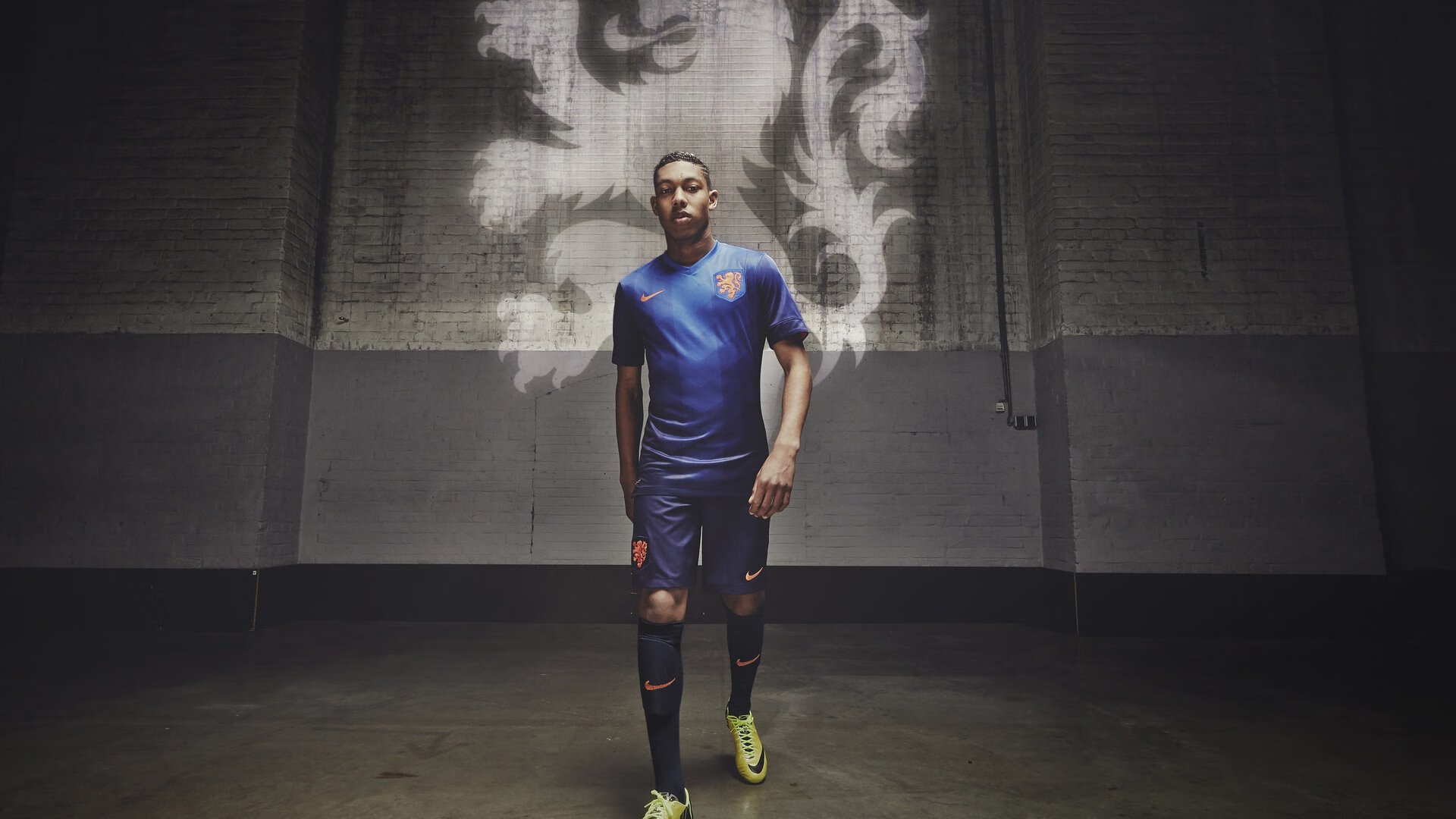 日本骑手佐藤健一在2024年东京国际障碍赛中以“飞翔之星”马匹获得冠军，感人至深。